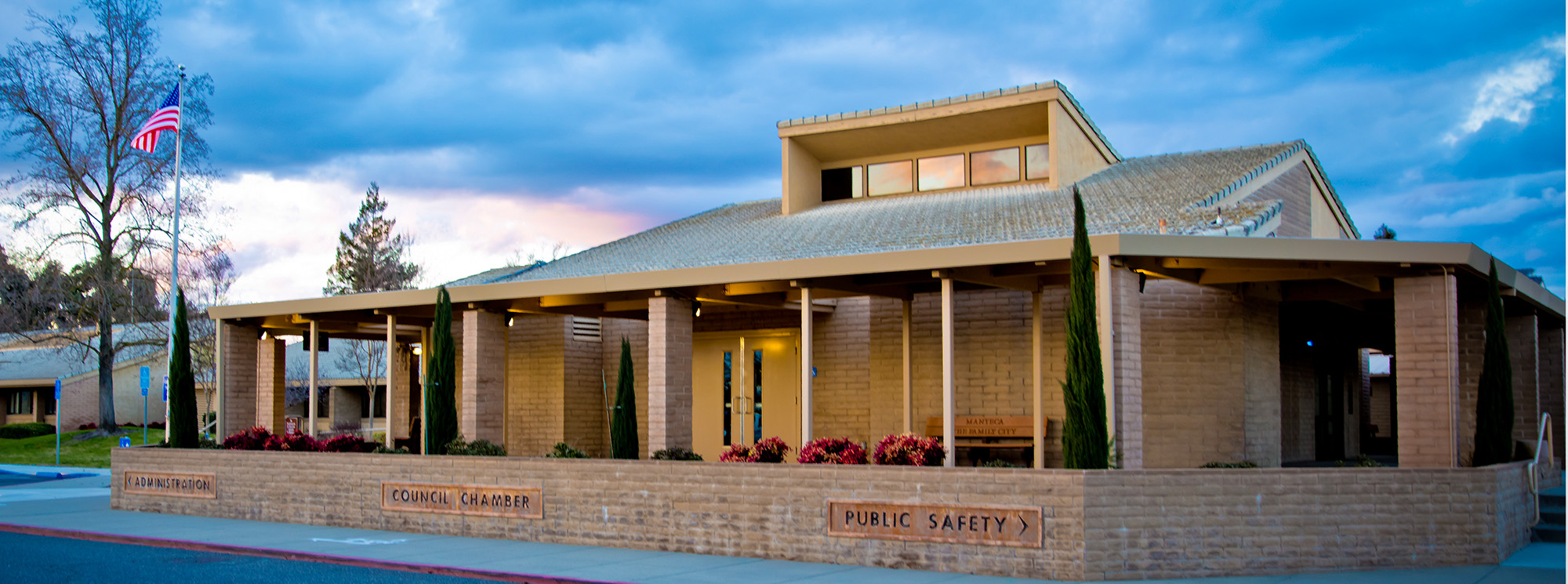 HeroBanner_CouncilChambers